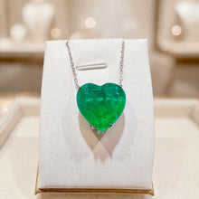 Collar artesanal de corazón de 20 mm con nanoesmeralda | Plata de ley hipoalergénica | Artesanía española limitada