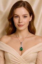 Handmade Nano Emerald and White Quartz Necklace – Exclusive Sterling Silver Design by Curación Holística - Curacíon Holística