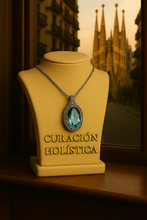 Vintage-inspired aquamarine pendant in boho elegant style