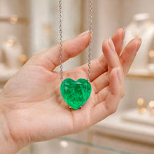 Collar artesanal de corazón de 20 mm con nanoesmeralda | Plata de ley hipoalergénica | Artesanía española limitada