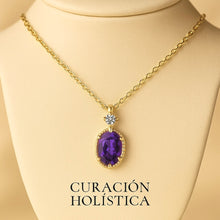 Handmade amethyst and white quartz necklace on luxury cream box – Curación Holística”