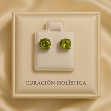 Curación Holística peridot earrings in luxury packaging