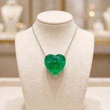 Collar artesanal de corazón de 20 mm con nanoesmeralda | Plata de ley hipoalergénica | Artesanía española limitada