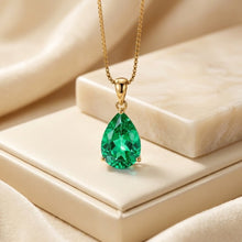 Parure Collier et Boucles d'Oreilles de Luxe Goutte d'Émeraude Nano – Bijoux Espagnols Faits Main en Édition Limitée en Argent Sterling Plaqué Or 18K sans Nickel par Curación Holística