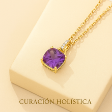 Curación Holística necklace on creamy display box with brand logo
