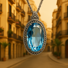 	Curación Holística limited-edition gemstone pendant
