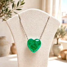 Collar artesanal de corazón de 20 mm con nanoesmeralda | Plata de ley hipoalergénica | Artesanía española limitada