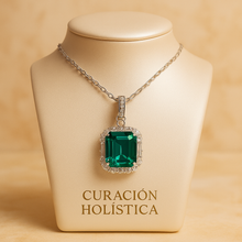 Exclusive Curación Holística necklace – emerald and quartz healing pendant
