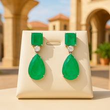 Jewelry box view highlighting the size and clarity of each gemstone