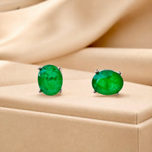 Handmade Limited Edition Natural Diopside Oval Stud Earrings in Sterling Silver | Curación Holística | Spanish Artisan Craftsmanship | Hypoallergenic S925 | Healing Gemstone Jewelry