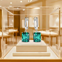 Pendientes de plata de ley con nanoesmeralda: diseño exclusivo hecho a mano