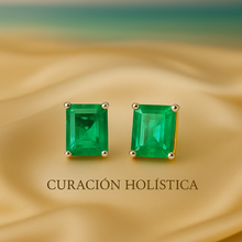 Curación Holística emerald earrings in luxury packaging, ready to gift